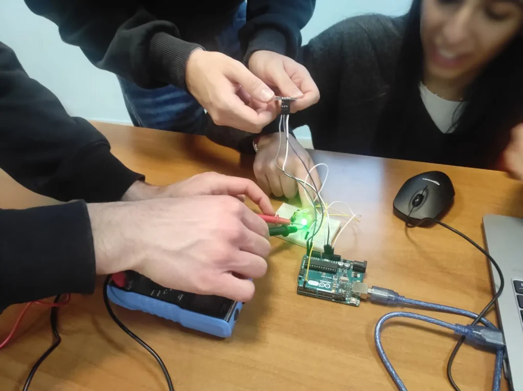 PCTO Programmazione con microcontrollori - Paidea